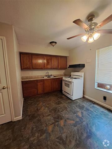 Building Photo - 109 Mimosa St Rental