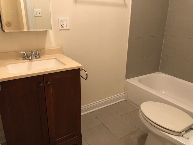 Photo - 1316 N Wood St Unit A