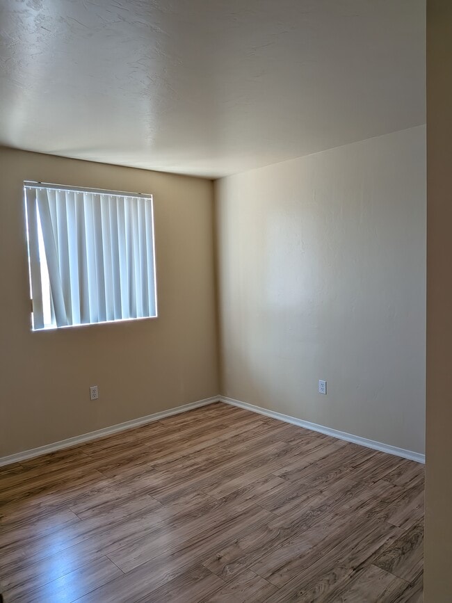 Building Photo - 350 N Silverbell Rd Unit #22