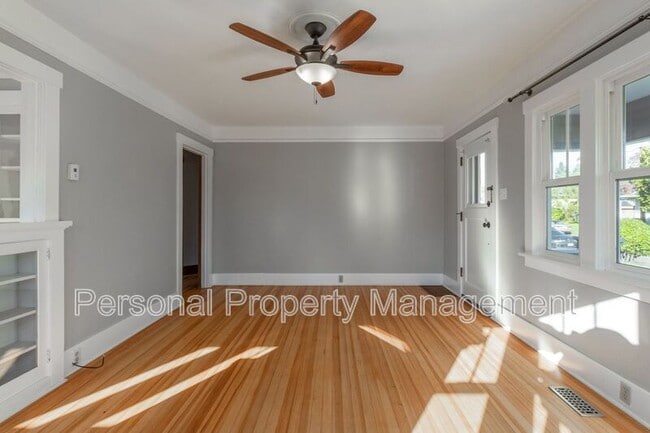 Photo - 3100 H St
