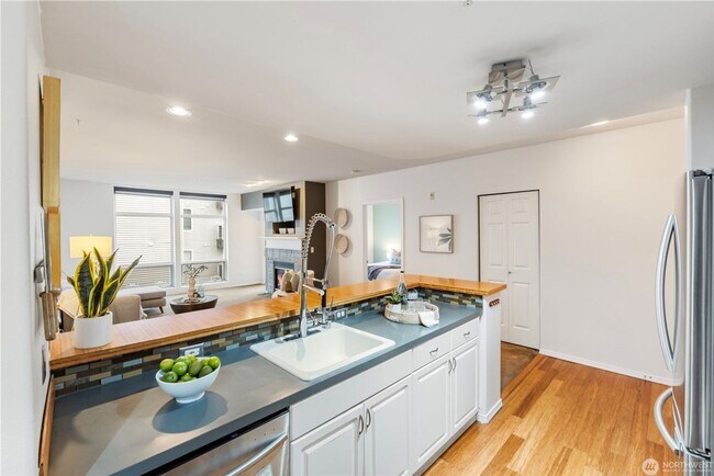 3221 SW Avalon Way Unidad 413