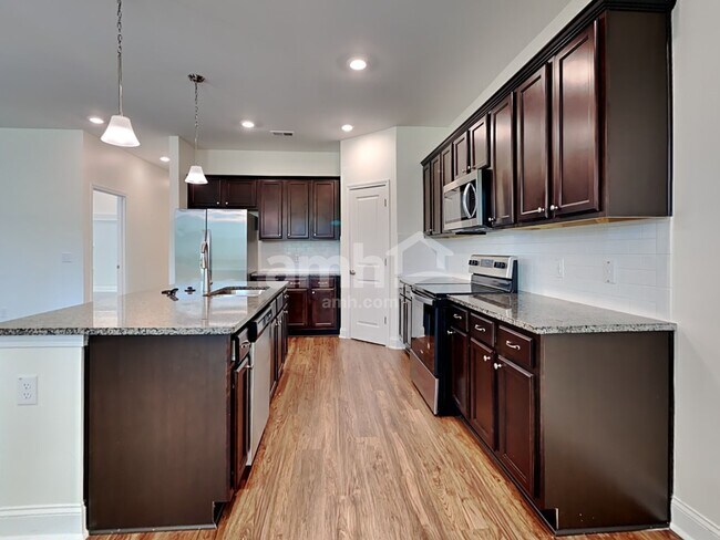 Photo - 300 Bering Ln