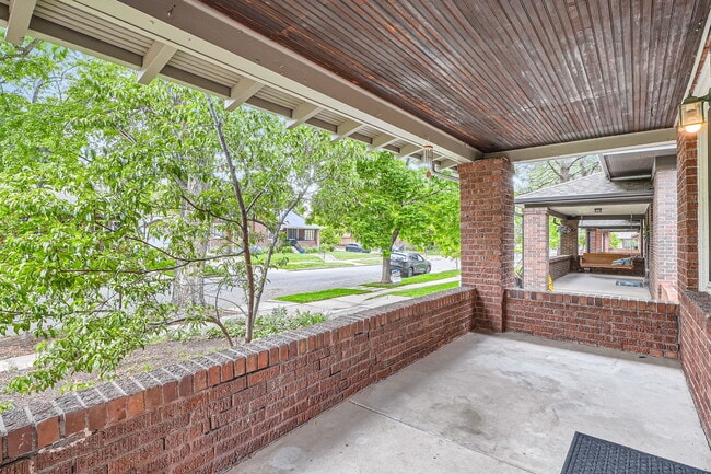 Photo - 960 Monroe St