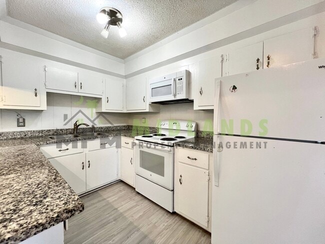 Photo - 623 Henderson St