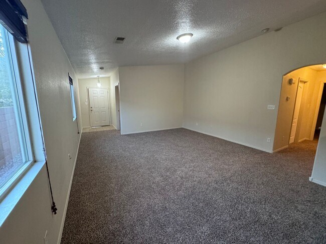 Photo - 3 bed 2 bath 1400 sq ft home