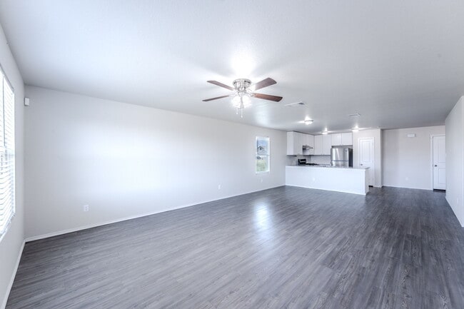 Photo - 360 Agave Cir