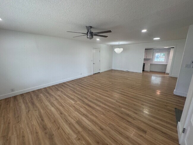 Photo - 1014 S Rosalie Ave