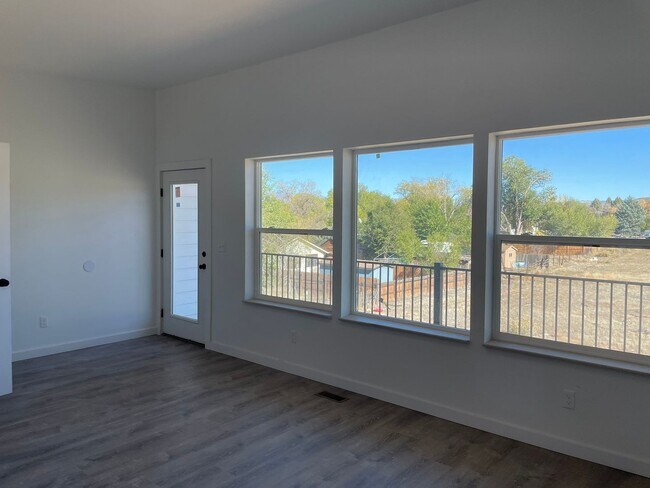 Photo - 10916 CO-65 Unidad C