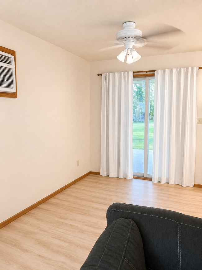 Photo - 1517 Wicks Ln