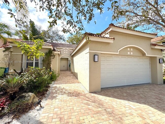 Photo - 1540 Seabay Rd