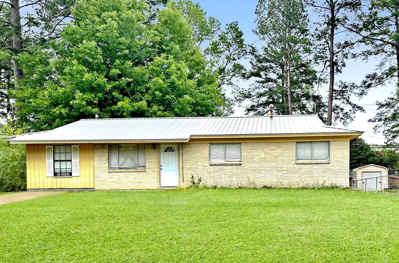 Photo - 420 Magnolia St