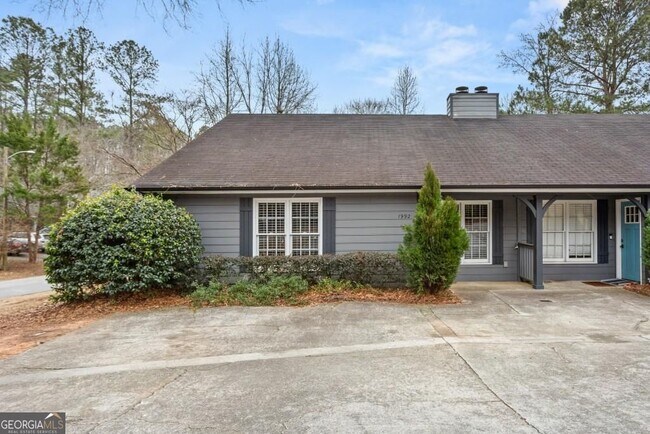Photo - 1992 Cooper Lake Dr SE