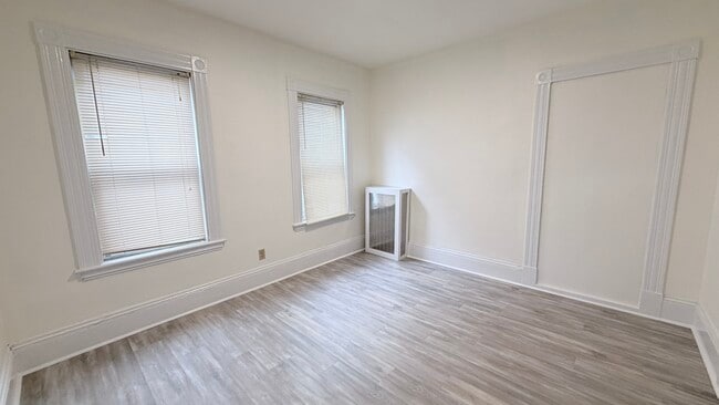 Photo - 76 Antwerp St Unit # 1