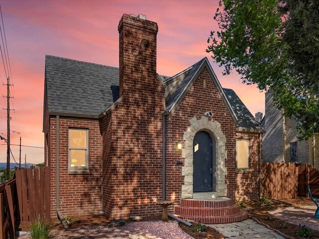 Photo - 3401 Steele St