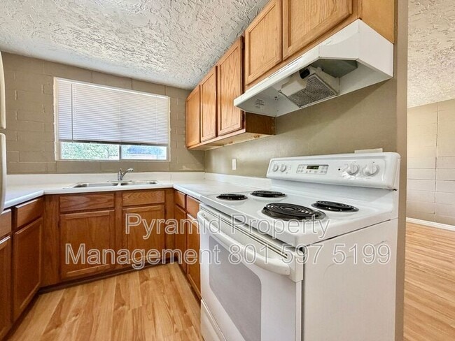 Photo - 805 S Cheyenne St