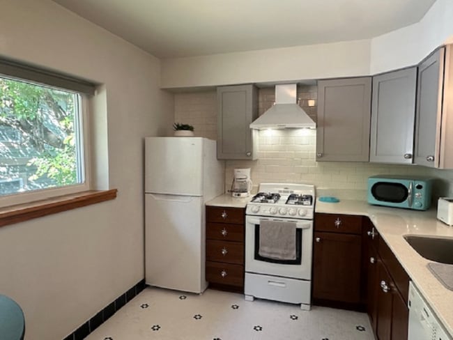 Photo - 415 N Dunn St Unit 3