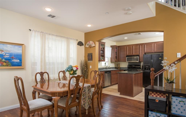 Photo - 1406 Mosaic Glen