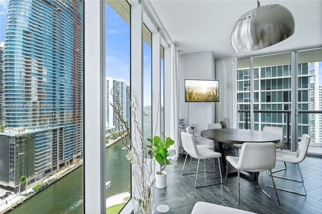 Photo - 485 Brickell Ave Unit 2302