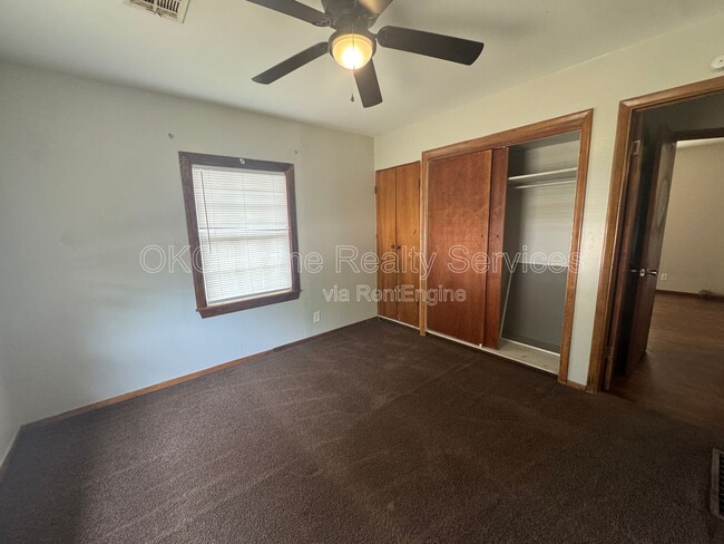 Photo - 630 SE 21st St