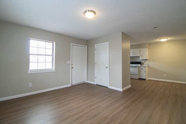 Photo - 7-407 Thompsonville Ln