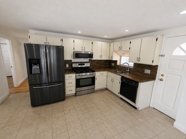 Building Photo - 216 Winthrop Ave Unit 2