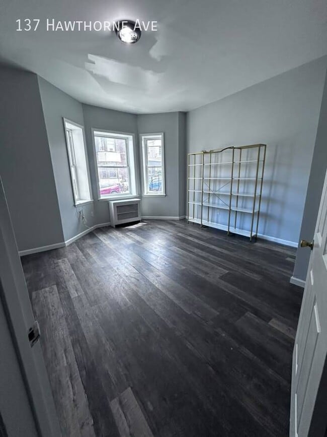 Photo - 137 Hawthorne Ave