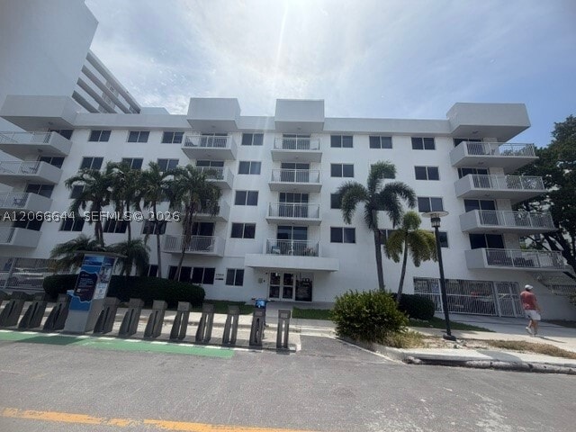 Building Photo - 1666 West Dr Unit 303