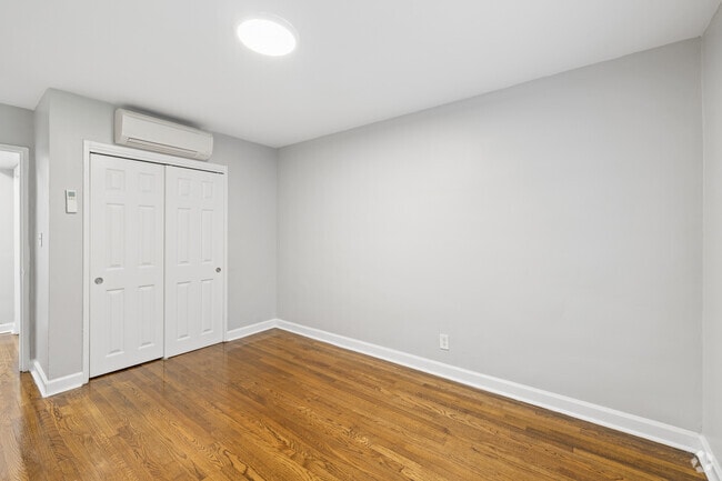 2BR, 1BA - 788SF - Second Bedroom