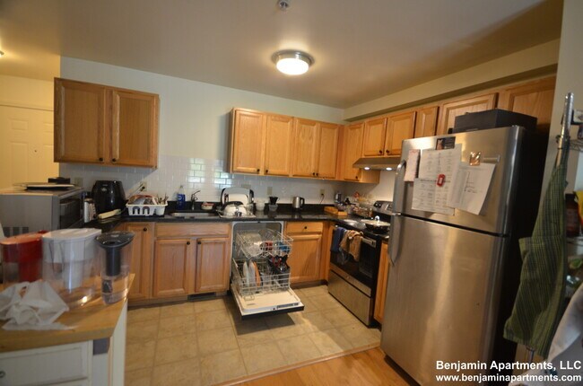 Photo - 34 Raymond St Unidad 34a Rental