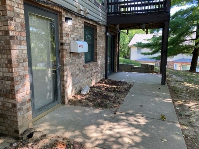 Building Photo - 101 Sandridge Dr