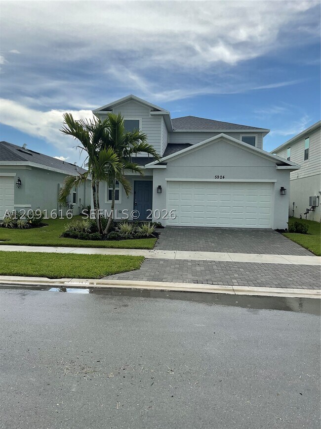 5924 NW Fairfox Wy
