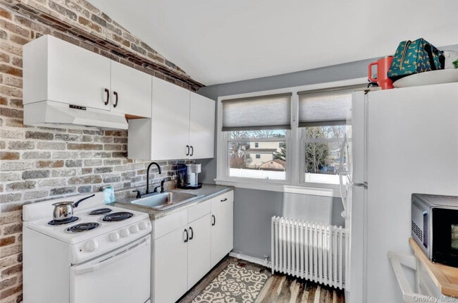 Photo - 233 Sears Rd Unit Second Floor