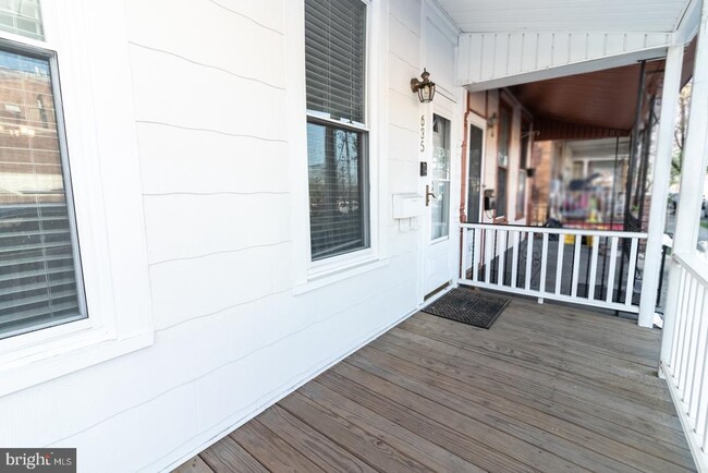 Photo - 635 Chambers St