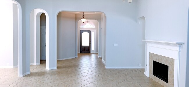 Photo - 2910 Sandleigh Dr