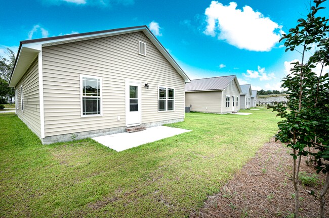 Photo - 128 MacDonald Blvd