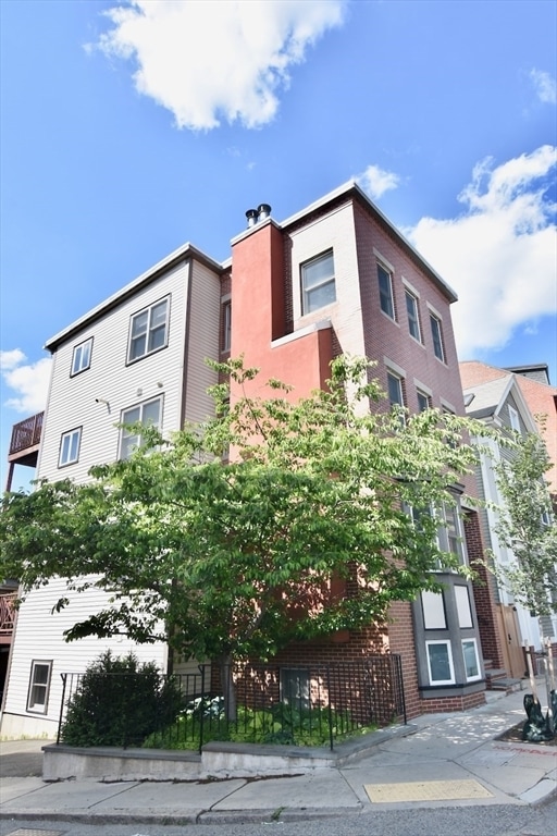 Photo - 157 Dorchester St Unidad 2