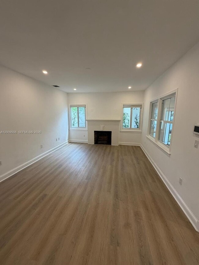 Photo - 533 Minorca Ave