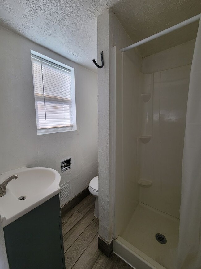 Photo - 1437 Cypress St Unit 1437 Back