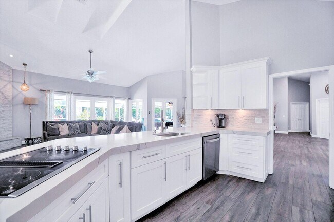 Photo - 1350 Longlea Terrace