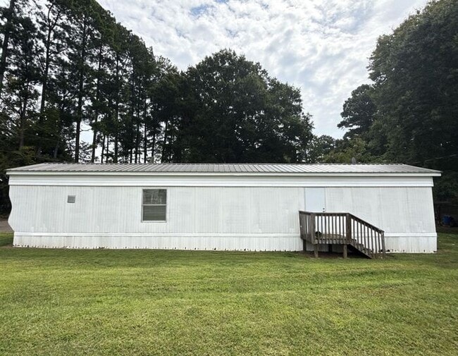 Building Photo - T.R. Lawing Realty Property Rental