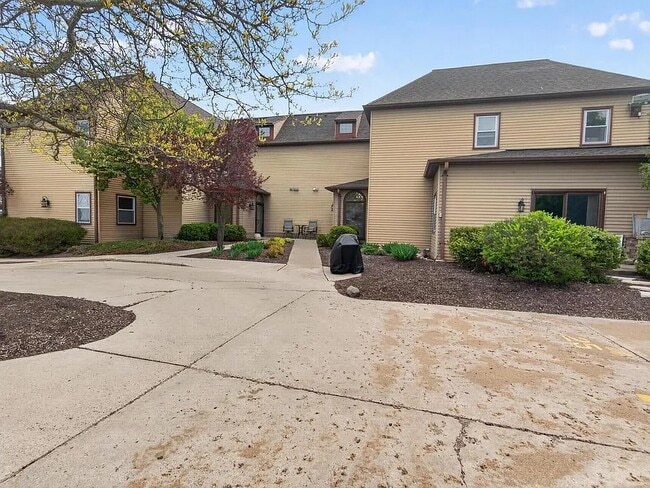 100 Main St Unit 105