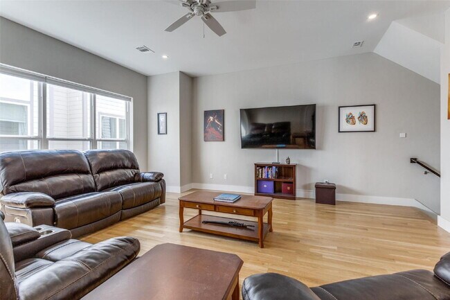 Photo - 1932 Landon Ln