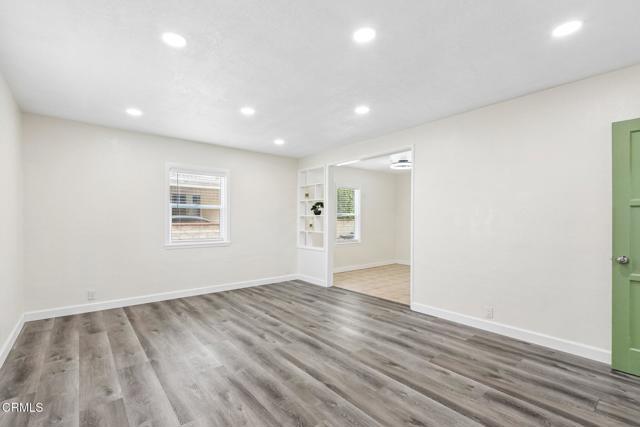 Photo - 5616 N Gladys Ave