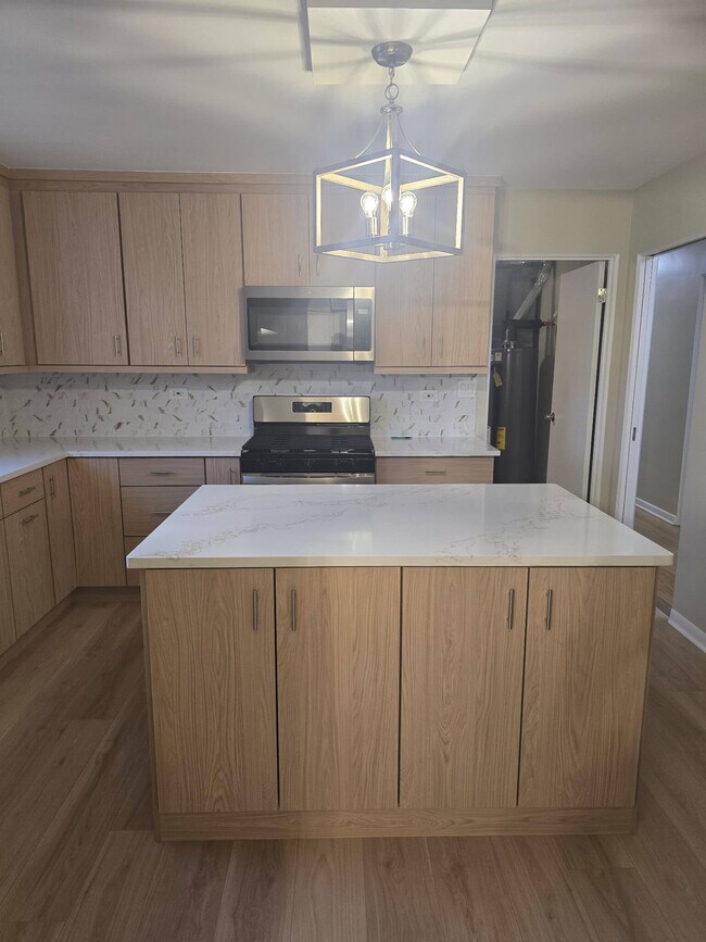 Photo - 4116 W 109th St Unidad 1