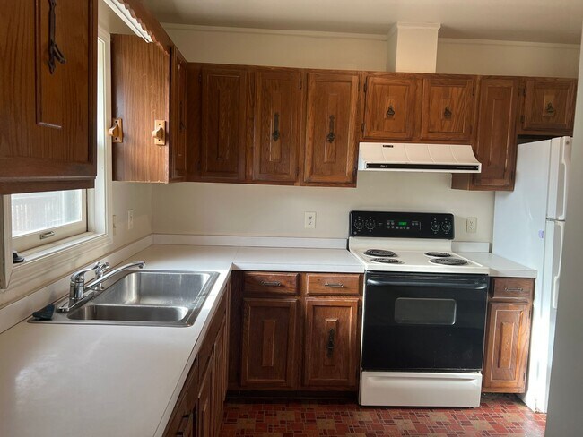 Photo - Welcome home! Sought after Lake of the Woods!