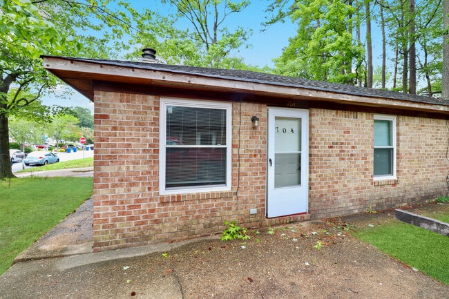 Building Photo - 706 Grant Ave Unit 704