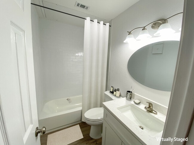 Photo - Eastridge Lane Apartments