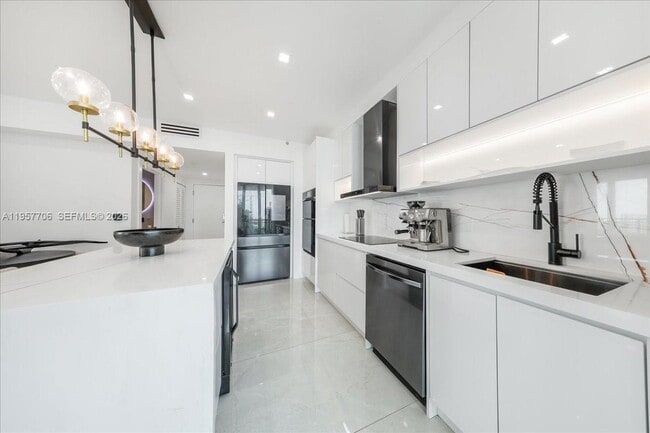 Photo - 350 S Miami Ave