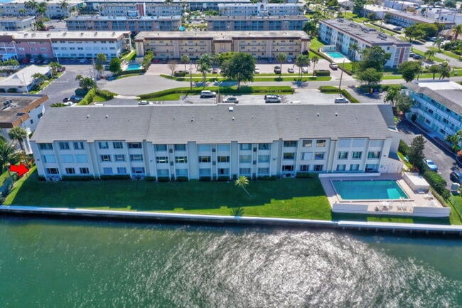 Building Photo - 125 Shore Ct Unit 302a Rental