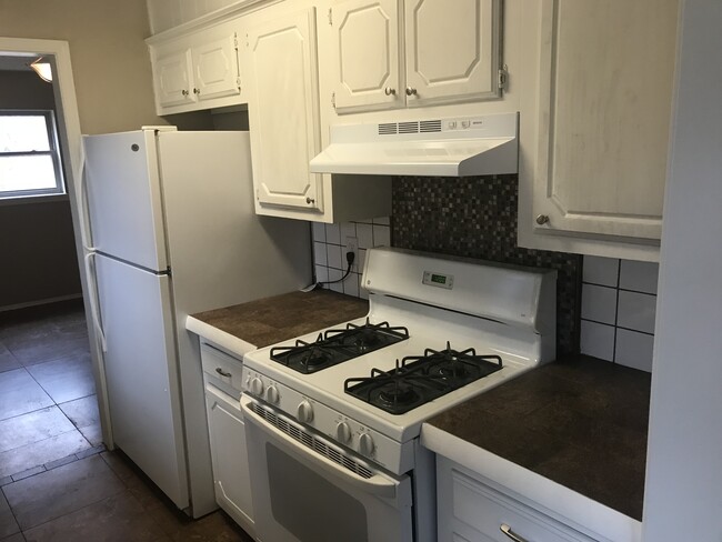 Kitchen - 645 Redstone ave House